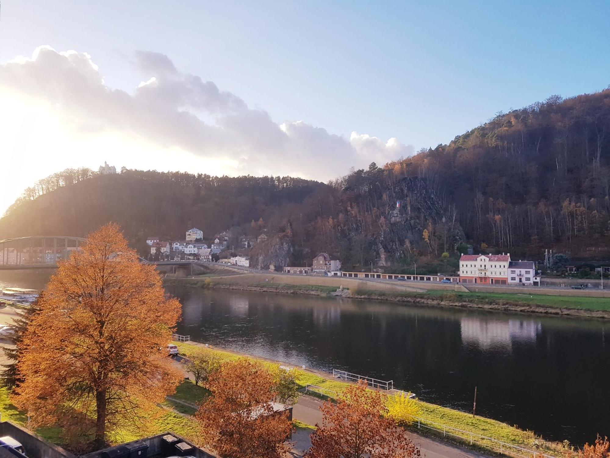 Utulny Apartman V Centru, S Krasnym Vyhledem Decin Kültér fotó